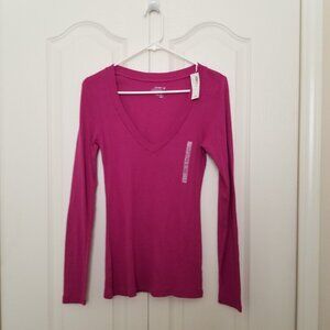 NWT! Old Navy Burgundy/Dark Rose Long Sleeve Pullover Top with V-Neckline